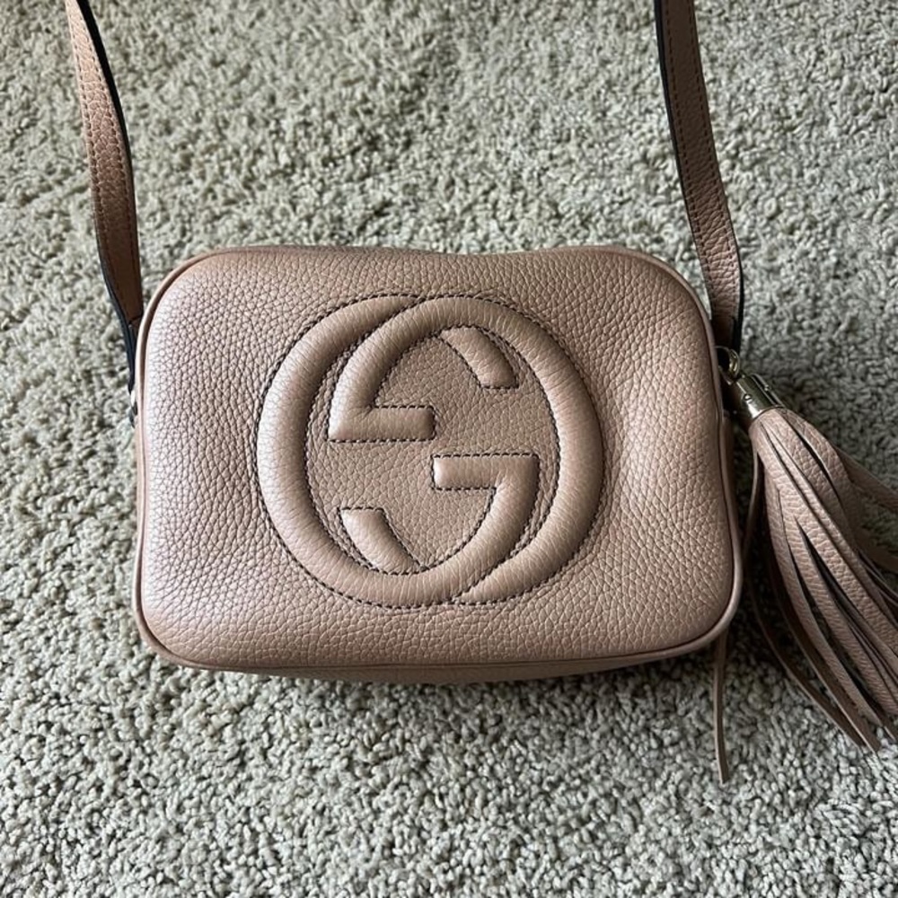 Pebbled Calfskin Small Soho Disco Bag Tan

Used, Excellent Condition